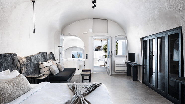 On The Rocks Santorini